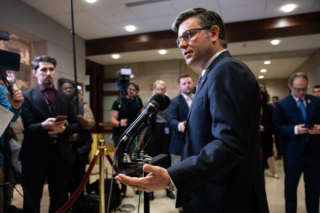 🇺🇸明尼阿波利斯移民执法局特工枪杀女子，议长约翰逊称“看似自卫”一名美