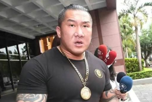 台湾网红馆长在直播里亲口确认，今后再也不组织台湾年轻人赴大陆的自由行采风活动了！每次跑大陆全是亏本买