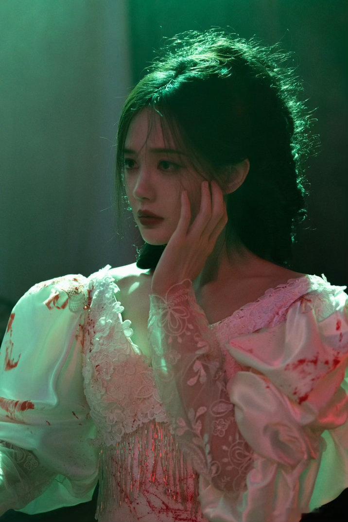 李一桐是请神上身了吧李一桐你别这样演我害怕🥵谁看了不惊叹！李一桐诠释角色的恨意