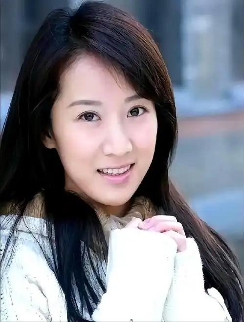 2018年，演员李念坦言：“我跟张嘉译拍完《蜗居》后，整整9年都没再有过联