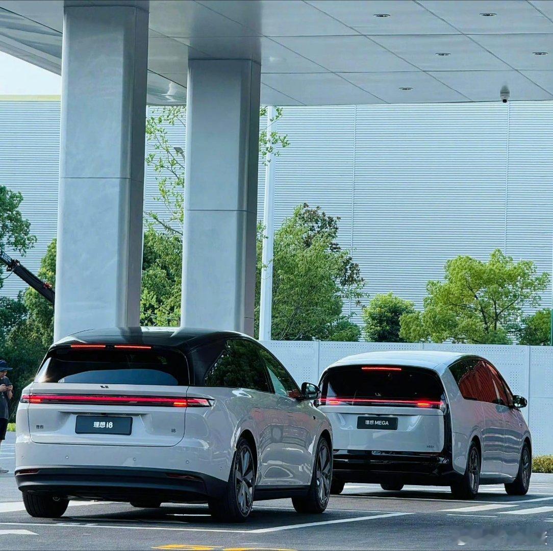 理想i8将于7月17日开启小订理想i8眼看就要开启小定了，7月18日也会到店，到