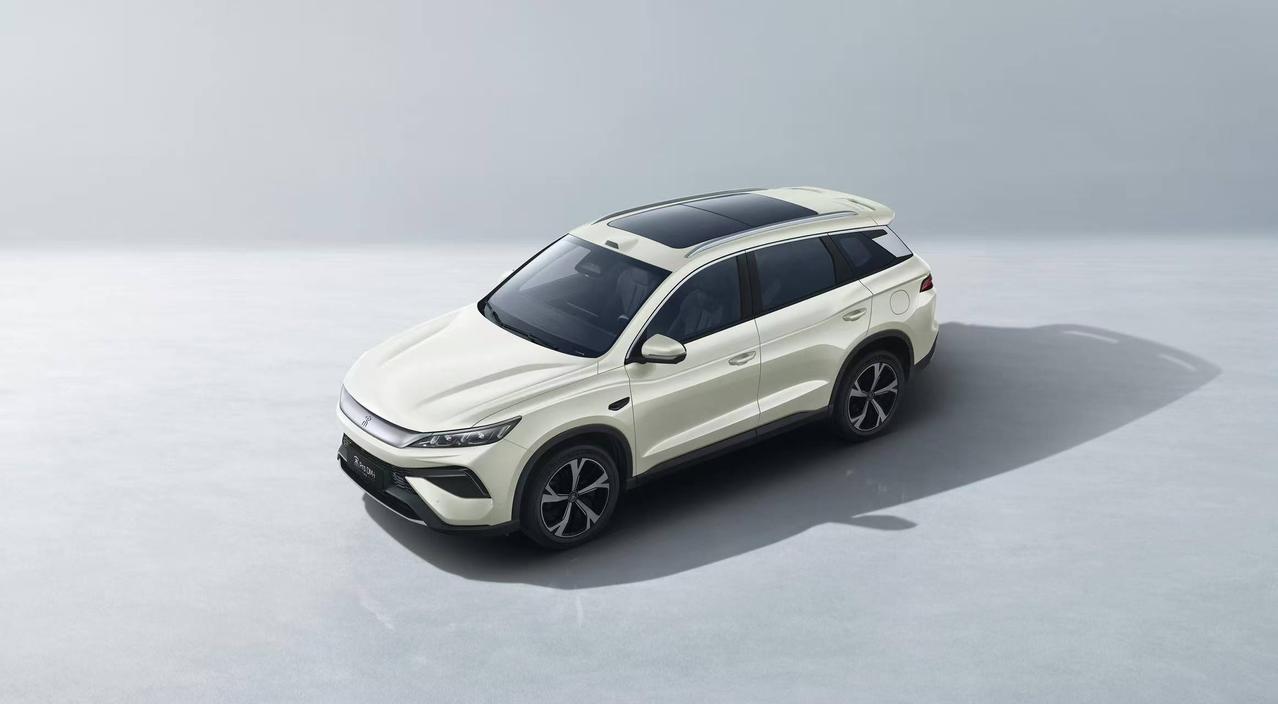 纯电续航301km！宋ProDM-i飞驰版上市9.99万起售插混SUV战场也