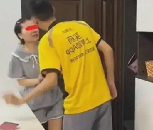 🐰又一个扶弟魔！4月29日河南，一男子跑外卖赚了30万元后，全部交给了妻子
