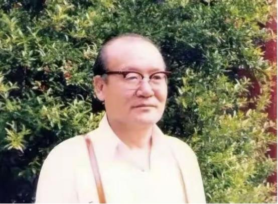 纪登奎倒下前，说了一句话：“我不行了，我要死了。”那天他刚吃过晚饭，在自