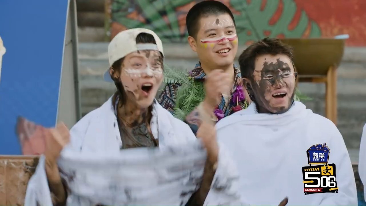 鹿晗上五哈被抹黑王勉吻定邓超救命！王勉亲邓超那下我笑到打鸣一边正经劝架一边来这