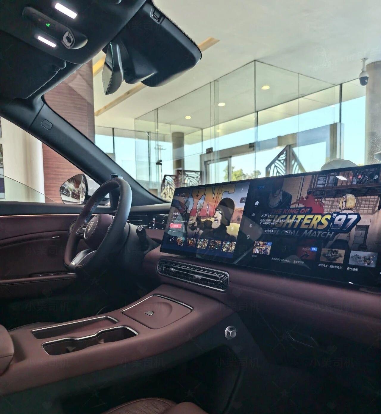 最新款的红旗HS6，试驾体验新款红旗HS6外观大气稳重，气场直接拉满，家用、