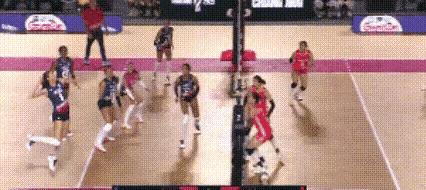 F组头名之战中，中国女排3：0横扫多米尼加，启动世联赛最强战力的主阵容，全盘打活