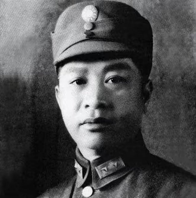 蒋介石都害怕的男人，人称战神，他叫什么名字呢？