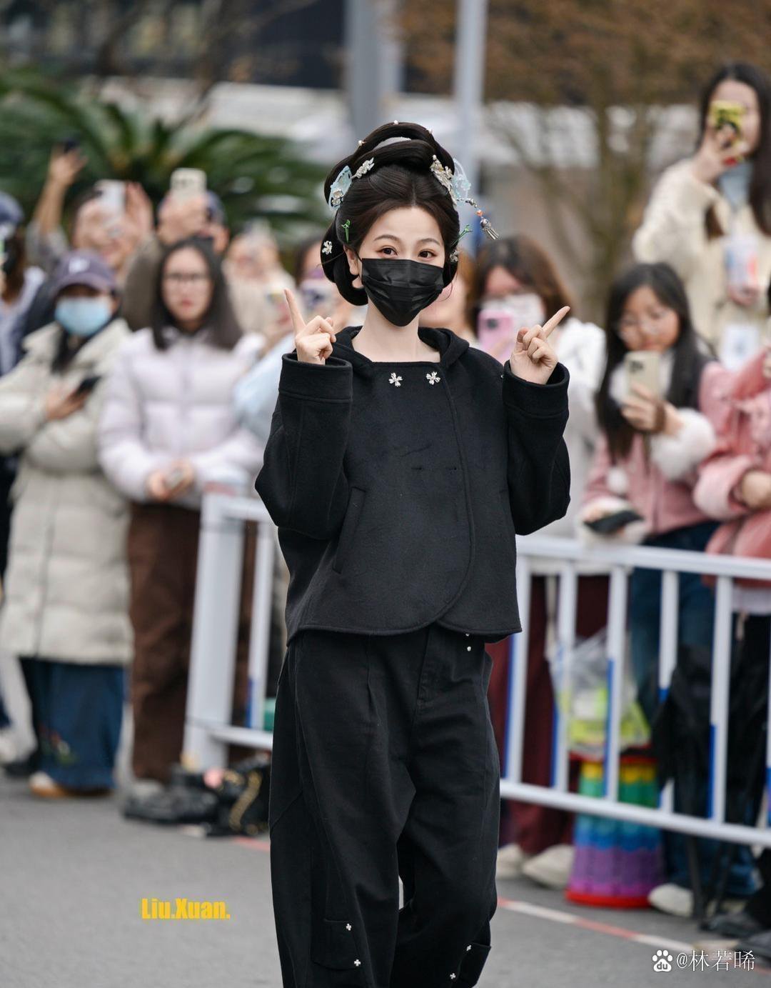 真⁠的假‎的？同‏一‎﻿﻿件衣服能穿﻿出两种感觉﻿‏，﻿虞﻿书欣也太‏会‏‏搭了
