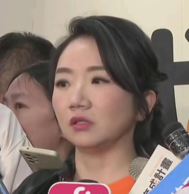 陶晶莹估计是口袋里的钱花完了，所以这次又厚着脸皮到上海来录节目了！近日，曾经在