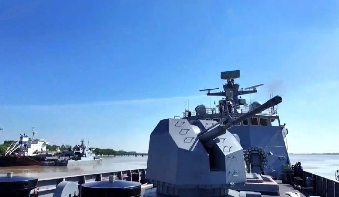 配备外贸版H/PJ-26型76mm舰炮、LY-80N垂发系统、730B型近防炮、