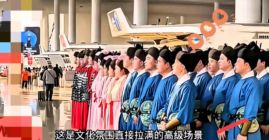 美哭了！首都机场工作人员穿汉服上岗，这才是中国门面！🔥​谁懂啊家人们！北京首