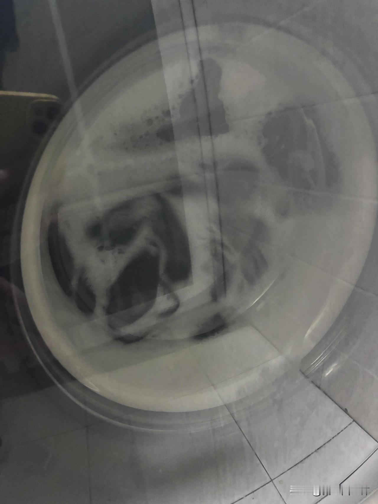 6斤洗衣液全倒洗洗衣机救命呀，人怎么可以闯这么大的祸，（刚搬家对滚筒洗衣机不熟