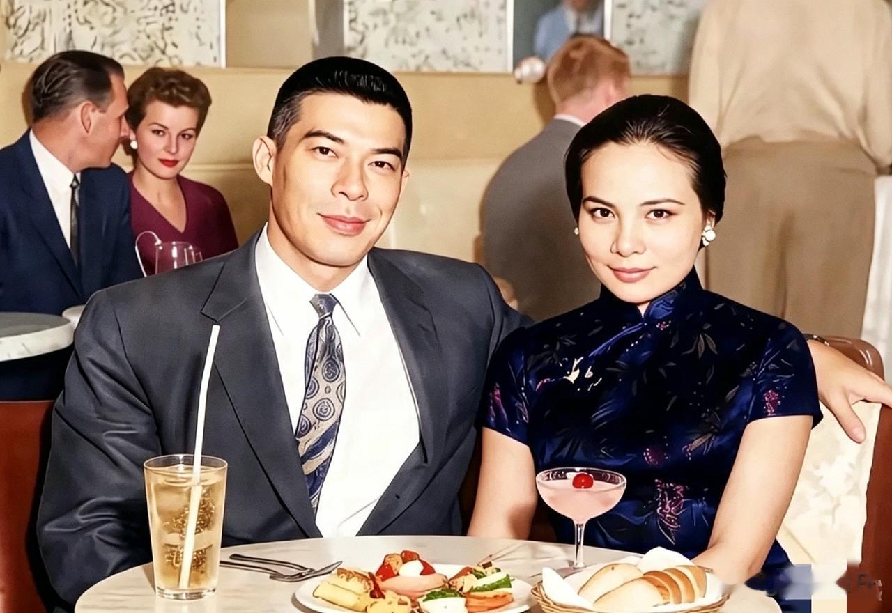 俞扬和是俞大维的儿子，早年当过民国空军飞行员。他和蒋孝章认识后走到一起，婚事起初