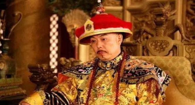 清朝乾隆时期，有那么一位大师，预言大清国运800年，谁知乾隆看了他一眼说：“杀了