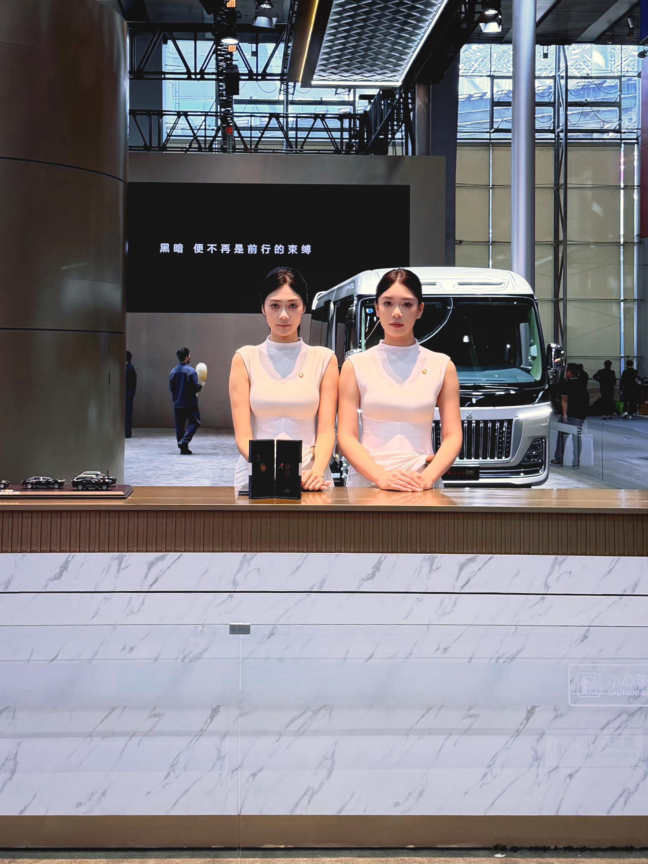 红旗金葵花车模不错啊，想要