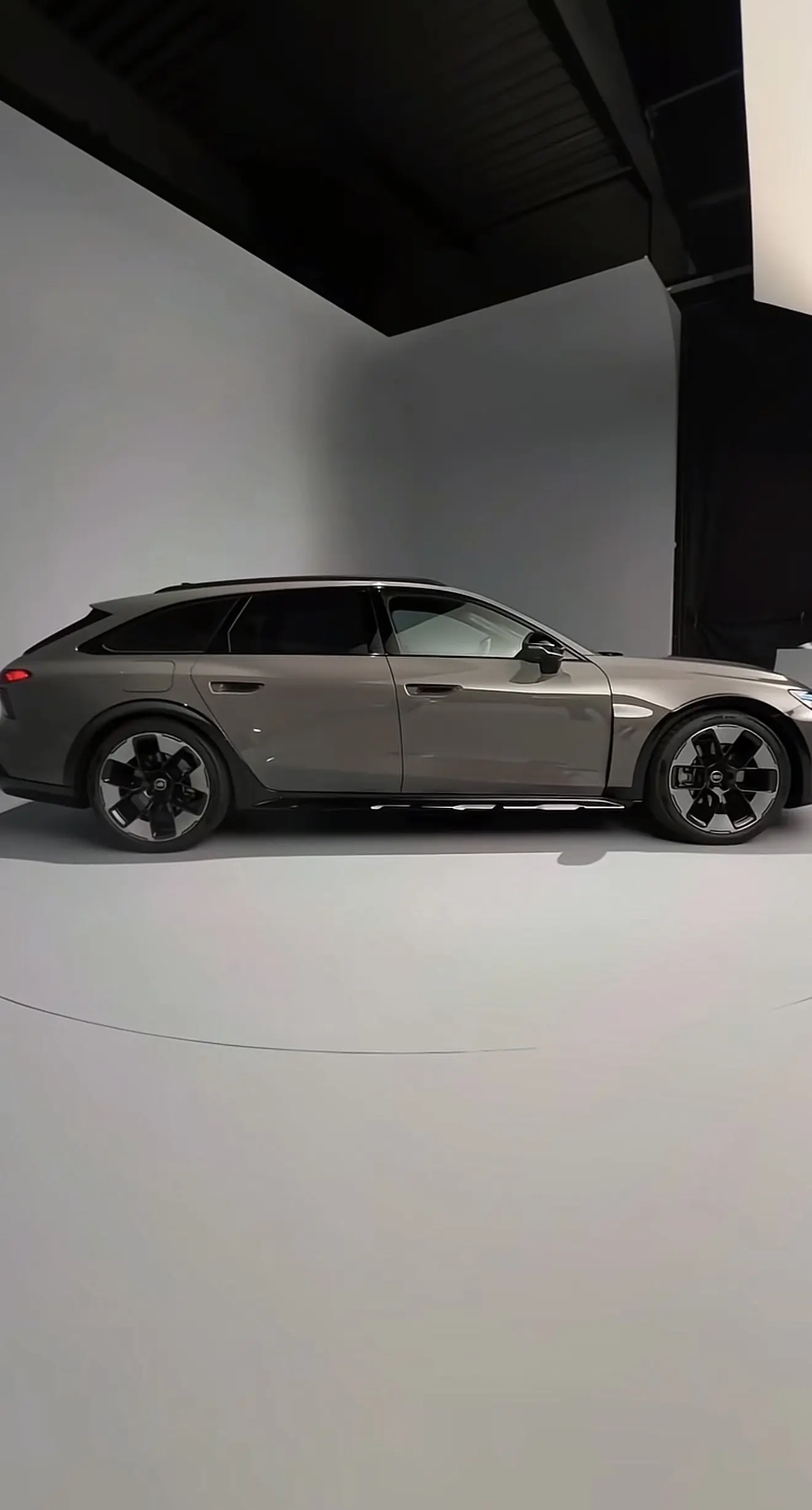 全新奥迪A6 allroad，最懂造旅行车的车厂出手，大家觉得怎样