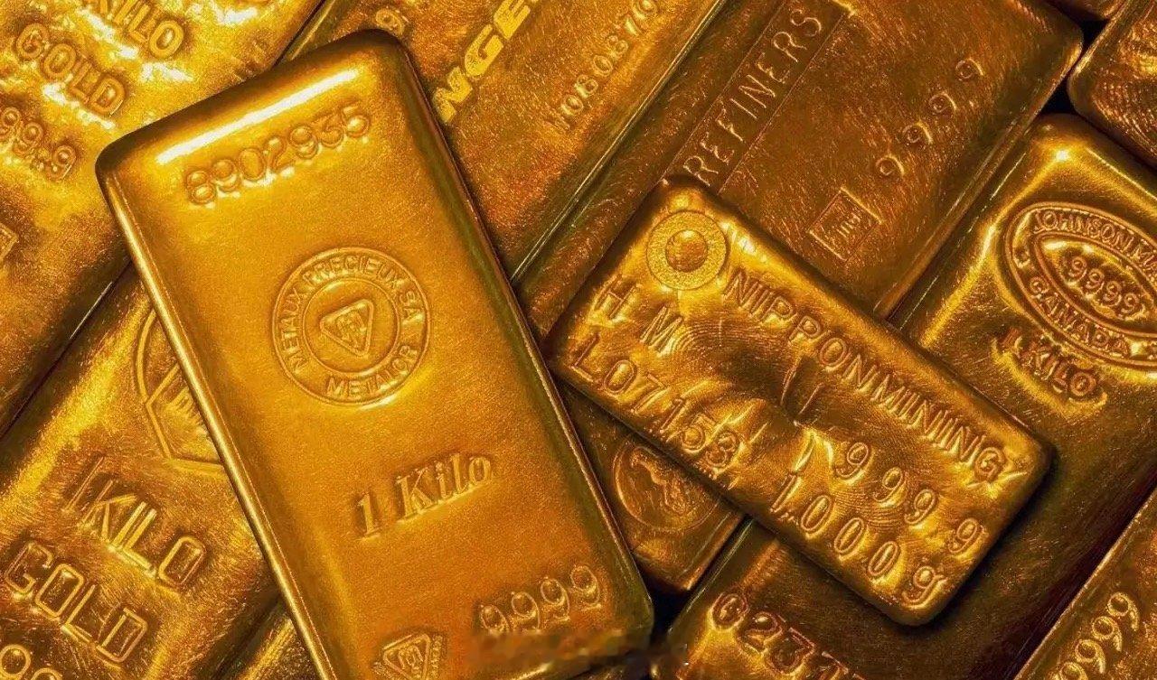 昨日美国非农就业数据爆冷以后，黄金盘中迅速冲高回落，国际油价也迎来一个深V反转。