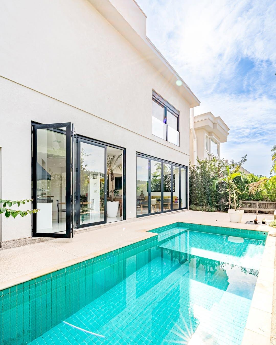 450㎡别墅，现代美学+利落线条，高级又通透别墅装修有哪几种风格?别墅