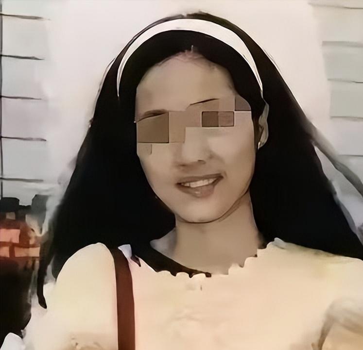 她自幼被收养，16岁时遭到养父侵害，谁知，当她把遭遇告诉养母和哥哥后，2人不仅置