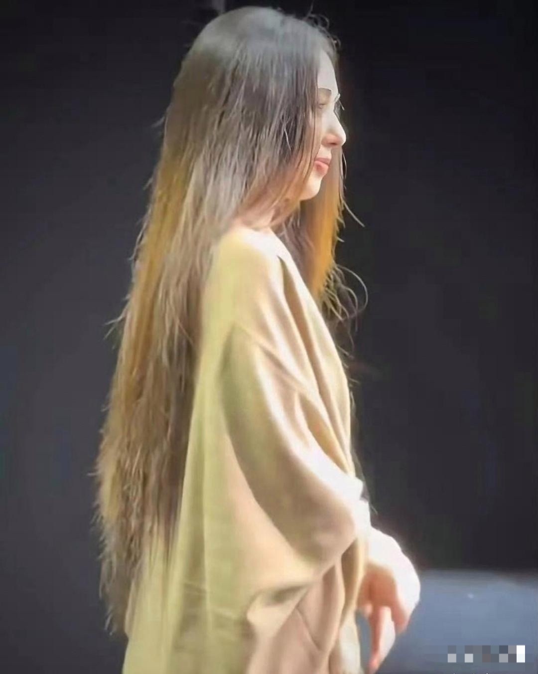 原来有钱人都是纯天然头发都不保养