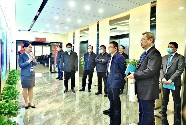 省会郑州迎来重磅人事调整，主政一方的掌舵人换人了。根据最新人事决定，王崧正式出