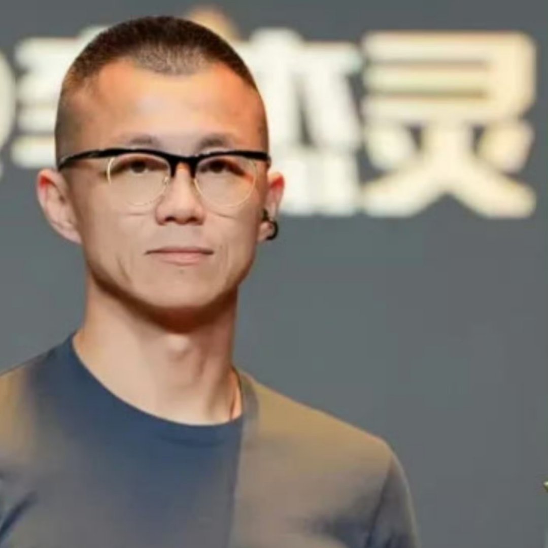 后面三个字是啥？