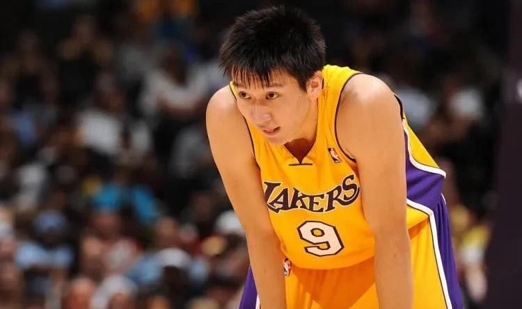 王治郅、姚明、易建联、孙悦、周琦NBA首秀对比，谁最惊艳？杨瀚森夏季联赛首秀1