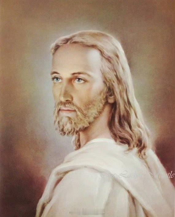 耶稣长什么样子？没人知道。因为当时没有留下画像，所有的画像都是后人根据自己的想