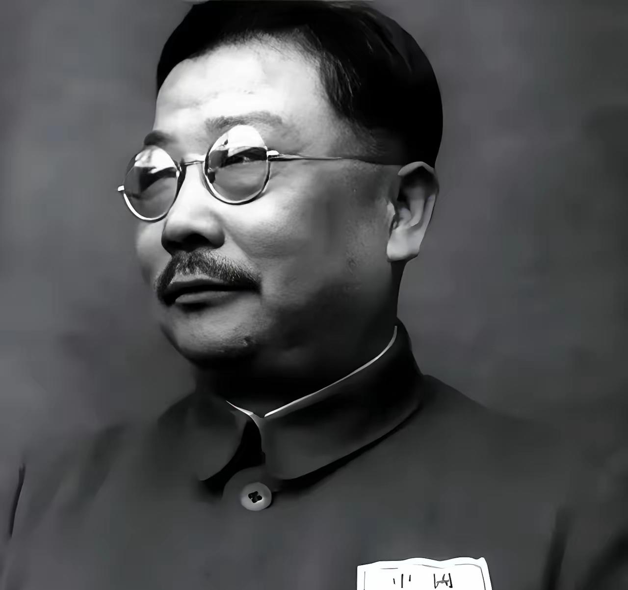 1943年，背负两百多条人命的中统大特务缪庄林潜回延安，跪在李克农的窑洞外自首。