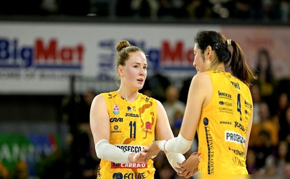 年薪1128万，却总被按在替补席上，俱乐部续约时甚至想压价，觉得“不值这个钱”。