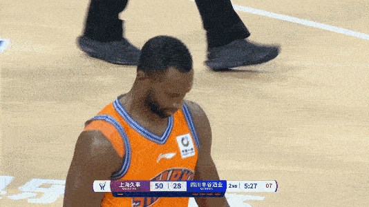 杨鸣后悔了！俱乐部杯，辽宁与江苏的比赛，新加盟的外援杰隆.布朗出任先发，出场5分