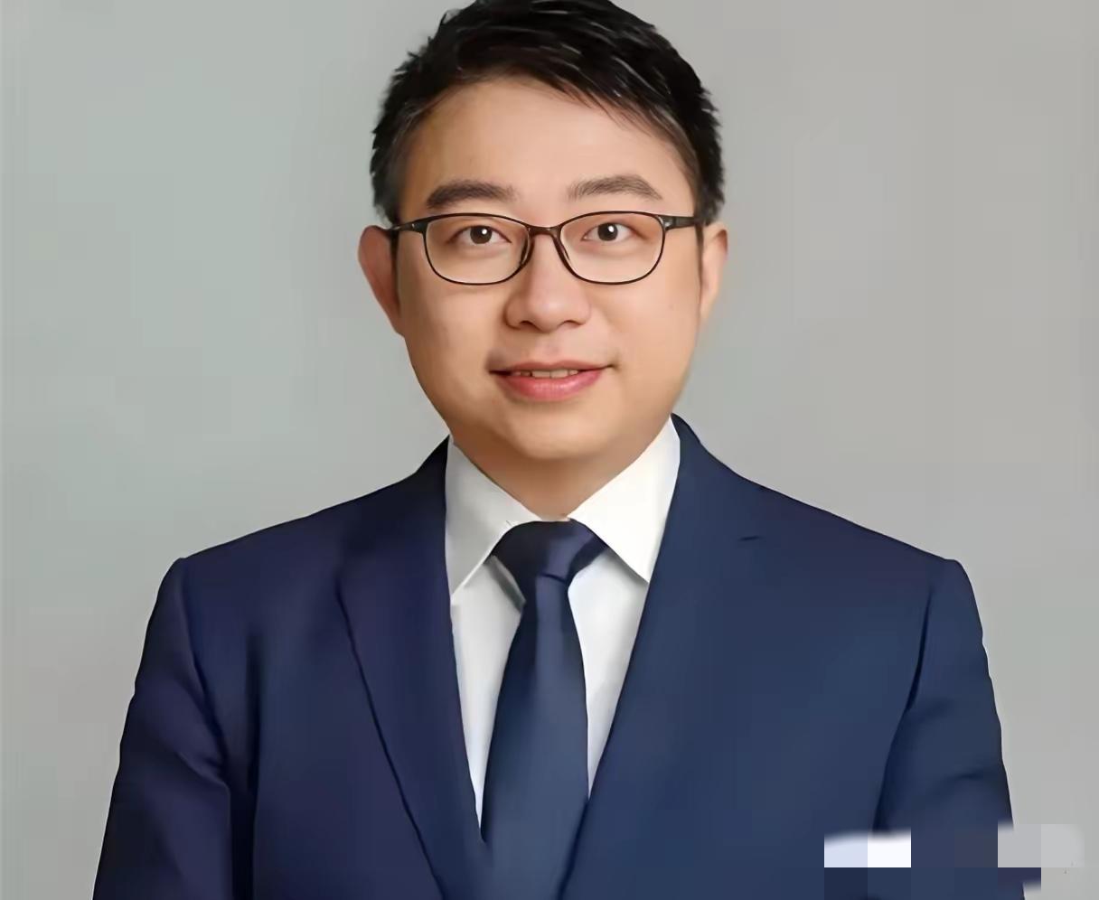 这个事儿完全不经扒，因为一扒你就会发现沈逸教授说，考公竞争这么激烈，白天上班