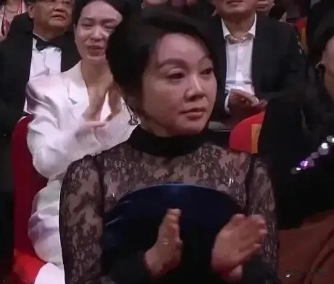 吴越没拿奖我接受，马伊琍没拿奖我也接受，但闫妮三提零中，我真接受不了。10