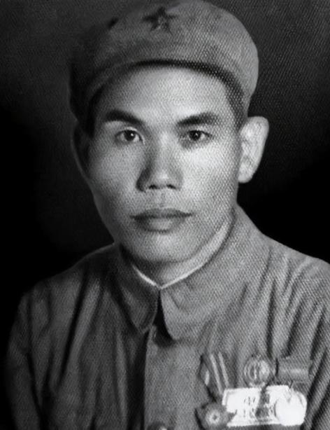 1955年，四野资深旅长王化一，授少校军衔后，转身对组织干事，苦笑道：“太丢脸了