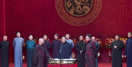 老郭砸挂杨少华合适吗？昨日，德云社“纲丝节”专场，郭德纲与杨威台上热聊，高手