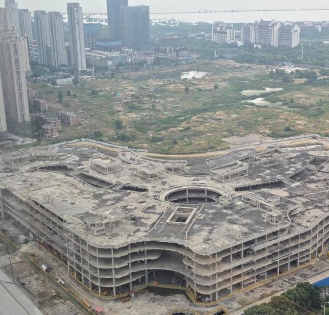 暂无动静！🌚合肥一烂尾商业进度缓慢！市民实拍：合肥滨湖万象汇商业
