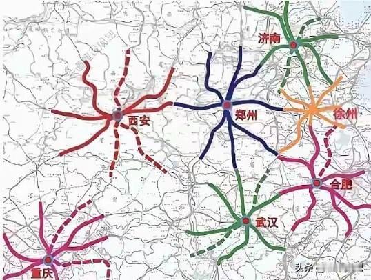 徐州真是地级市，高铁的天花板了，硬刚其他省会铁路枢纽。一点不差，甚至还高于他们，