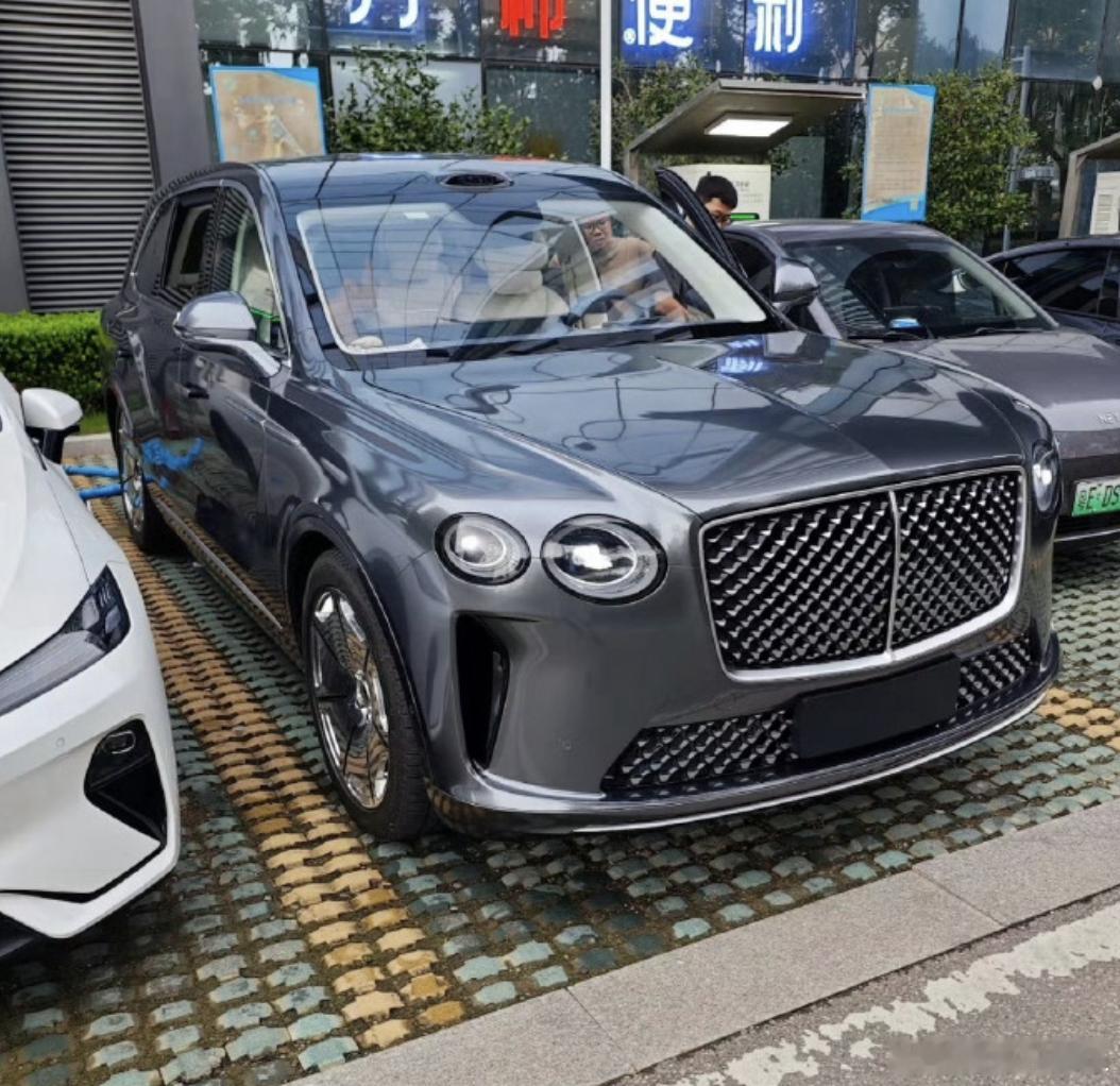 宾利添乱真的来了​​​