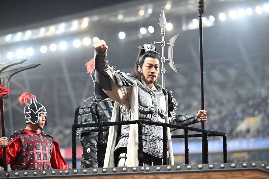 宿迁主场直接请来了“西楚霸王”本人大家看到了吗？演员何润东一身复刻版霸王战甲