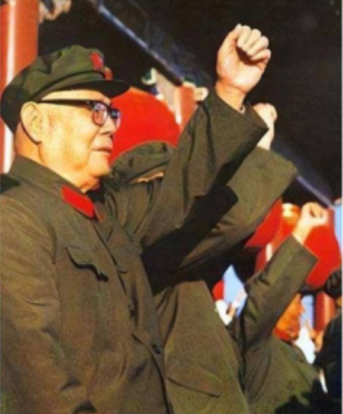 1970年孔从洲去湘潭出差，在招待所偶然看到被下放的叶剑英独自一人在角落默默吃饭