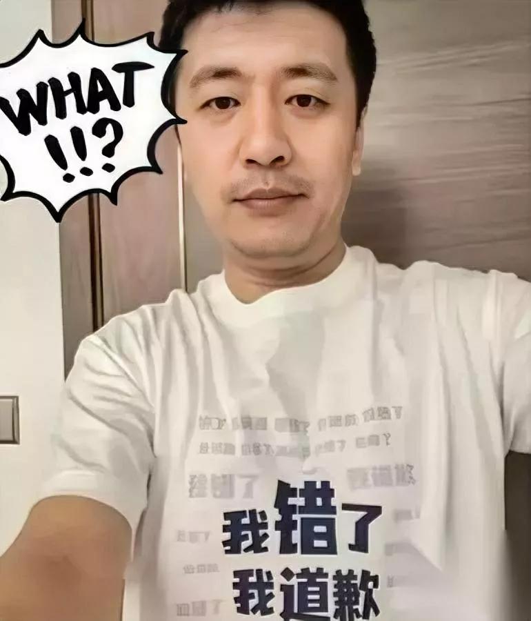 张雪峰翻车？其实早埋雷。他把“文科=服务业”挂嘴边，家长一听就慌，志愿表