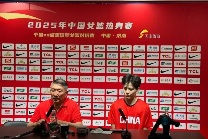 蔡斌没有宫鲁鸣的勇气。宫鲁鸣在回答李梦缺席亚洲杯时，明确说“缺乏训练和脱离国家