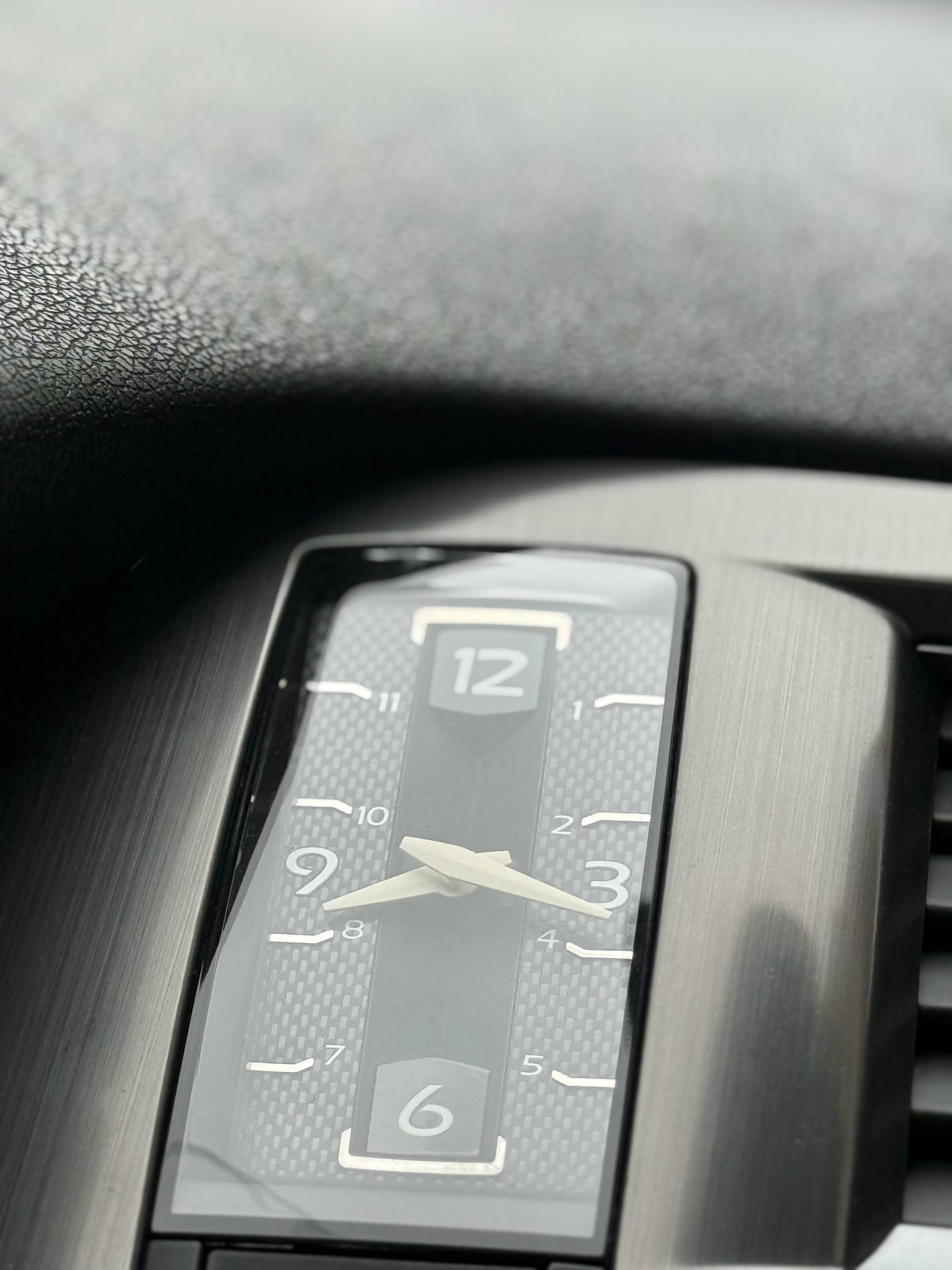 有钟的车，是不是特别漂亮？​​​