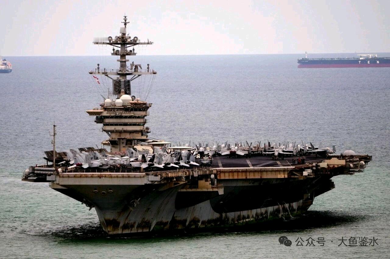 美国地勤不拔油管扯爆国航油箱美国的骚操作不少看一看执勤9个月的美国航母什么样？