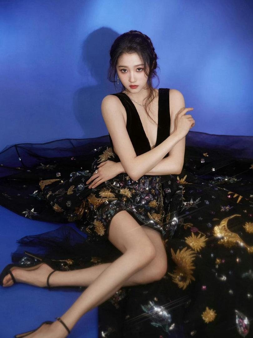 关晓彤这身材和大长腿完美结合