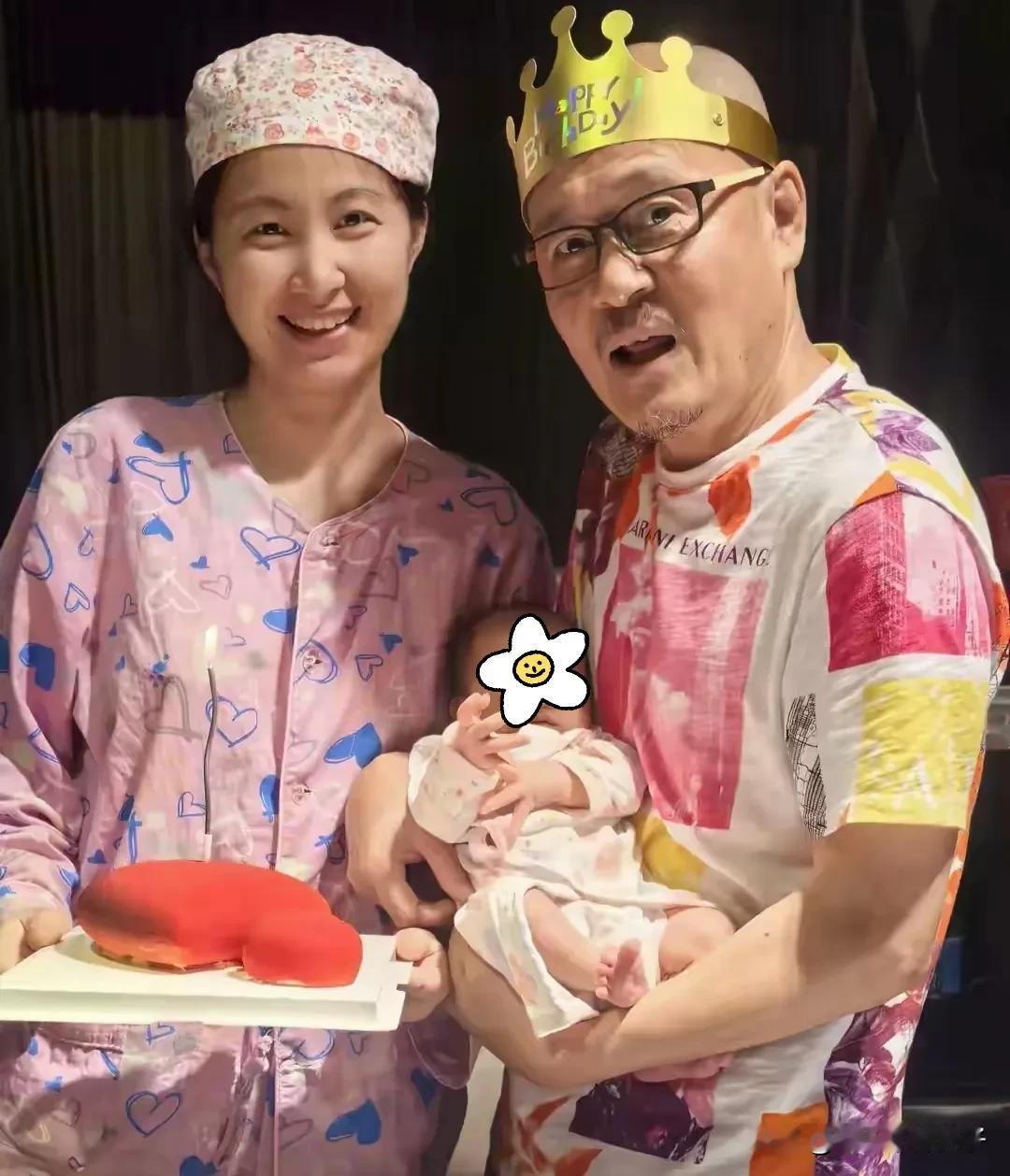 知名歌手李进老来得子，宝宝体重6斤2两，小娇妻很漂亮！8月10日，资深媒体人杜