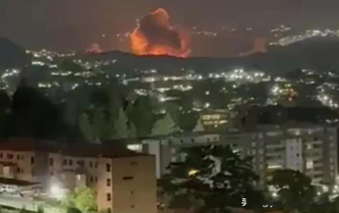 《纽约时报》1月3日引述委内瑞拉目击者话报道：委国防部所在地、位于加