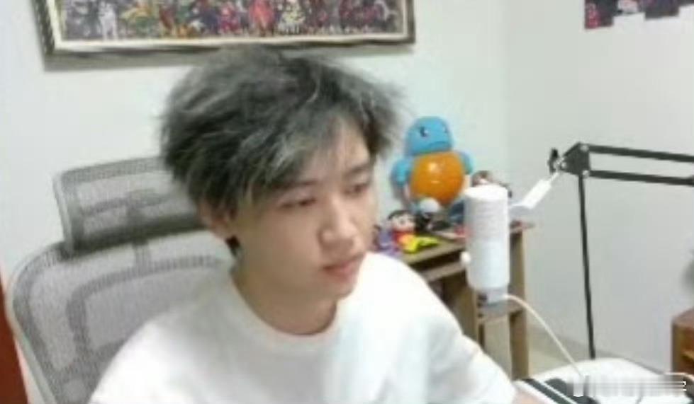 雕哥：本来圣子华链说要来给我当助理，我有赤小兔就说算了，我感觉链子哥不是来给我当