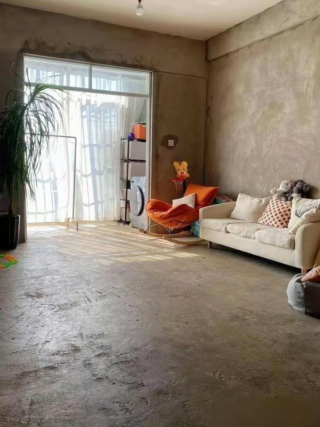 “毛坯房”住成这个样子，无一丝穷酸气​。主人真的是很会生活。据说这是云南的